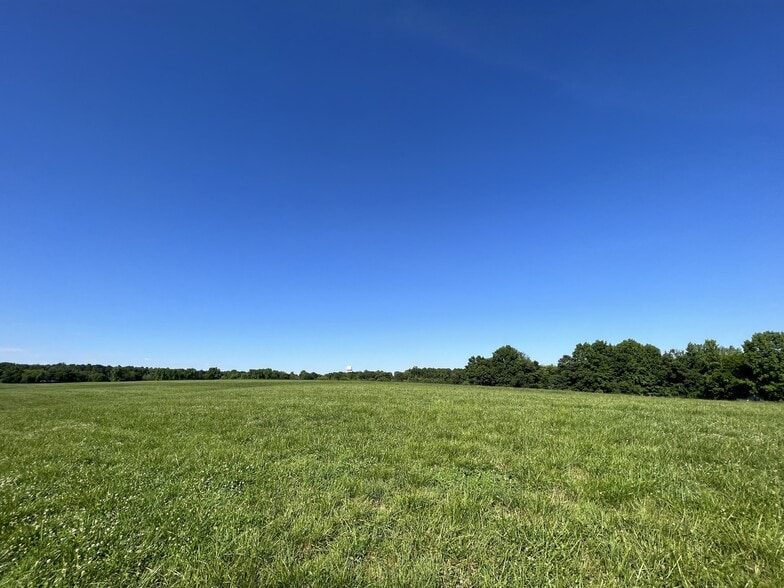 4694 Dover Rd, Indian Mound, TN à vendre - Photo principale - Image 1 de 5