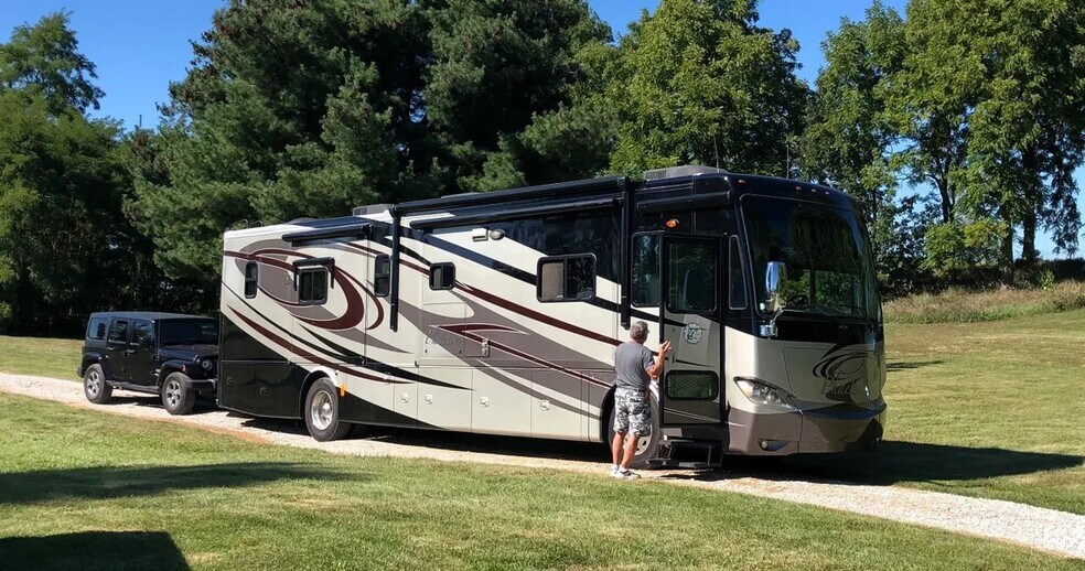 625 IN-75 Rd, Flora, IN à vendre - Photo principale - Image 2 de 28