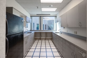 1305 Airport Fwy, Bedford, TX à louer Photo intérieure- Image 2 de 2