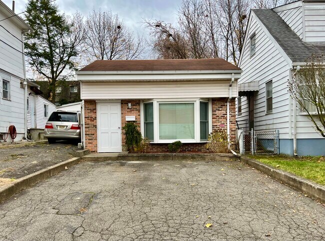 More details for 24 W Central Ave, Bergenfield, NJ - Office for Lease