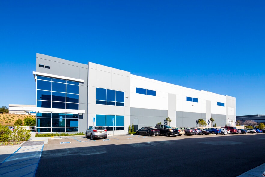 163 Cochran St, Simi Valley, CA for lease - Building Photo - Image 3 of 3