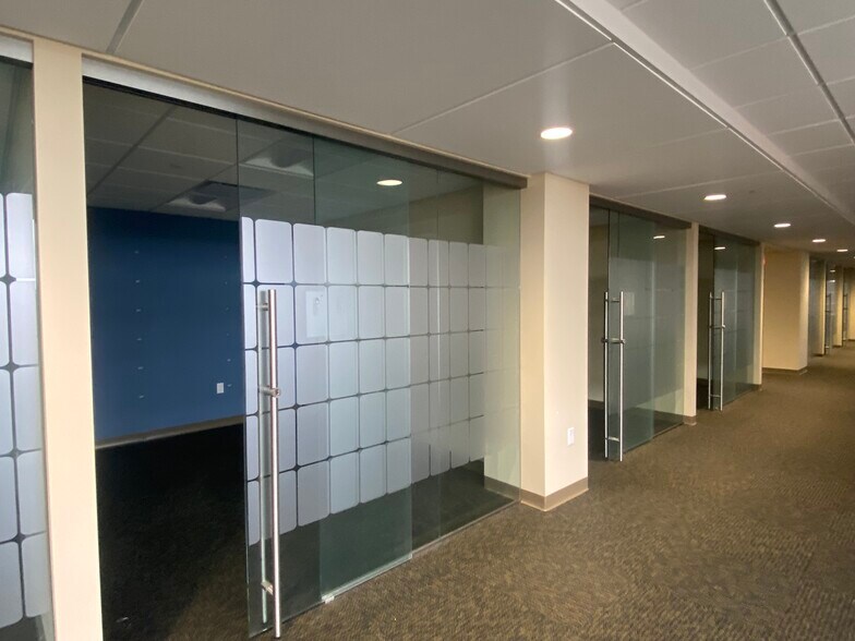 232 3rd St N, La Crosse, WI à louer - Photo du bâtiment - Image 3 de 40