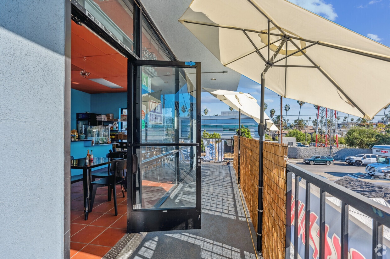 1133 S Vermont Ave, Los Angeles, CA for lease Interior Photo- Image 1 of 12