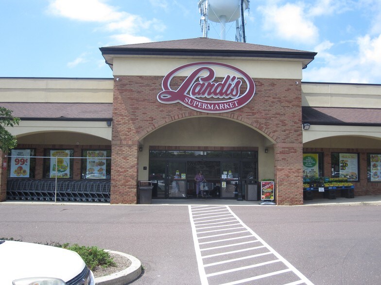 2190 E High St, Pottstown, PA à vendre - Photo du bâtiment - Image 2 de 4