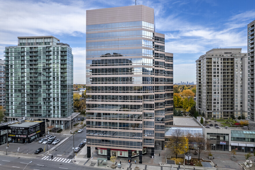 5255 Yonge St, Toronto, ON à louer - Photo du bâtiment - Image 2 de 5