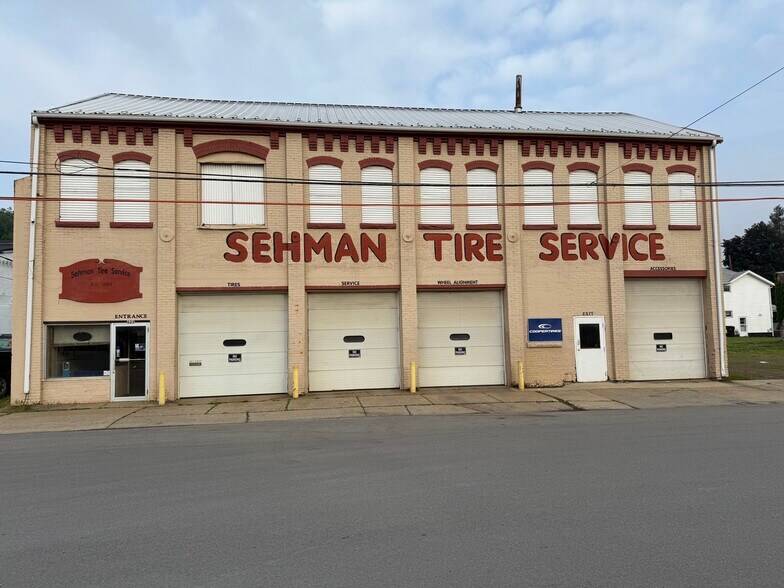 622 13th St, Franklin, PA à vendre - Photo du bâtiment - Image 1 de 31