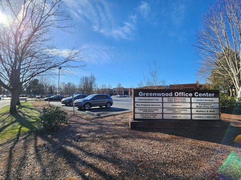 7700-7710 NE Greenwood Dr, Vancouver, WA à louer - Photo du bâtiment - Image 2 de 10