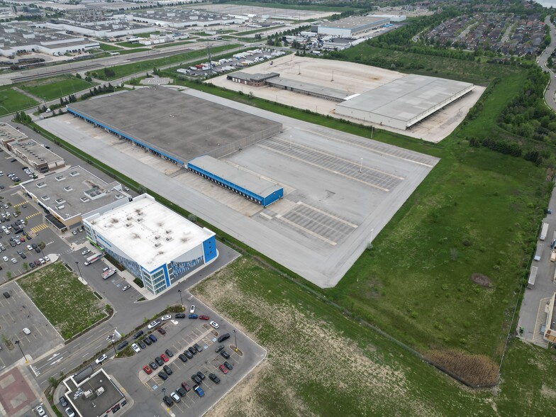 2600 N Park Dr, Brampton, ON for lease - Building Photo - Image 3 of 5