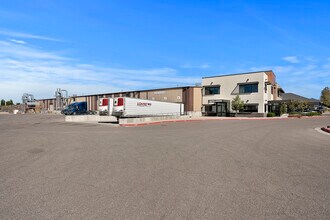 848 S 2000 W, Syracuse, UT for lease Interior Photo- Image 2 of 22