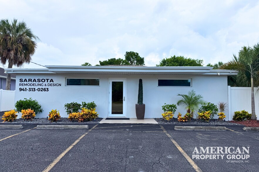 1670 Stickney Point Rd, Sarasota, FL à vendre - Photo du bâtiment - Image 1 de 21