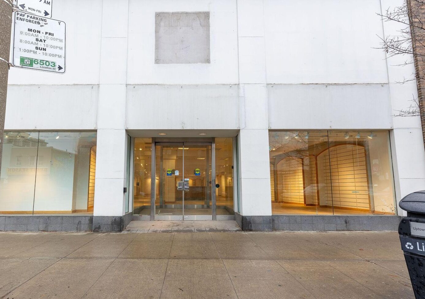 2574 Yonge St, Toronto, ON à vendre Photo du bâtiment- Image 1 de 1