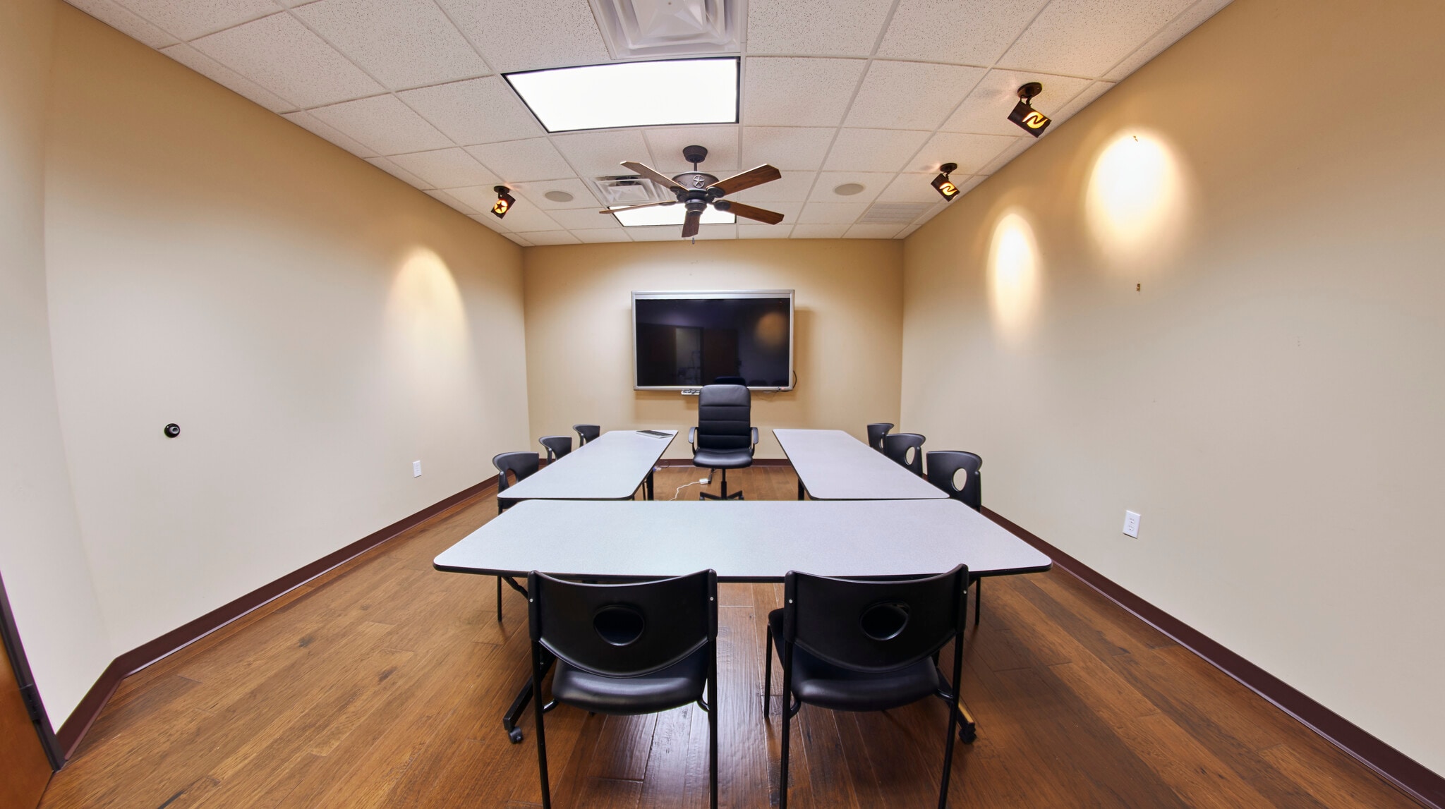 205 S Alma Dr, Allen, TX à louer Photo intérieure- Image 1 de 5