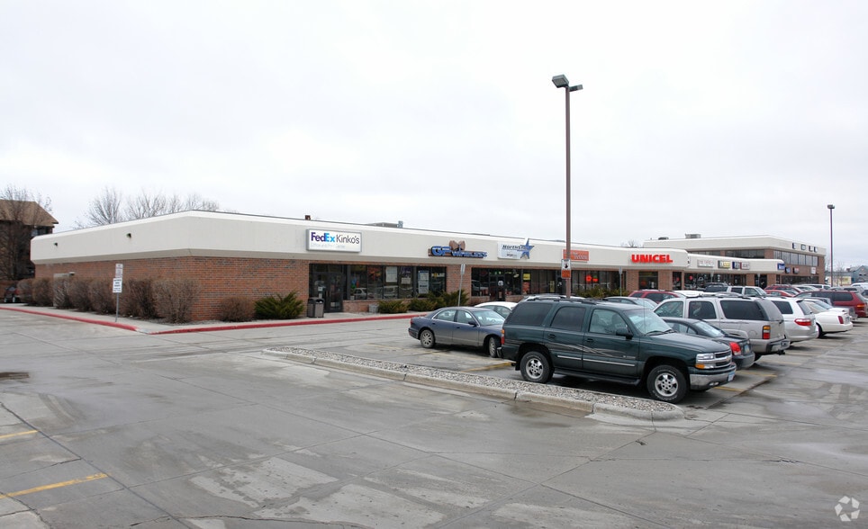 2100 S Columbia Rd, Grand Forks, ND à louer - Photo du bâtiment - Image 2 de 3