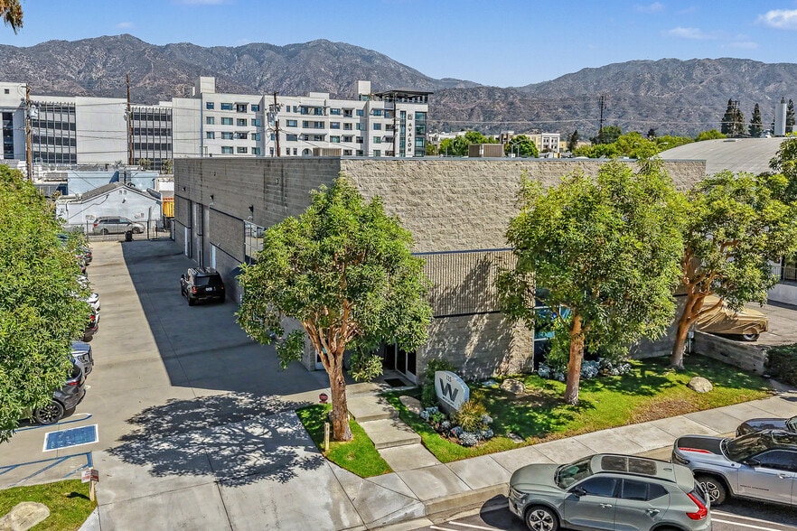 125 W Maple Ave, Monrovia, CA for sale - Building Photo - Image 3 of 27