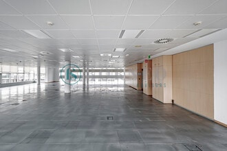 Calle Vía de los Poblados, 3, Madrid, Madrid for lease Interior Photo- Image 2 of 18