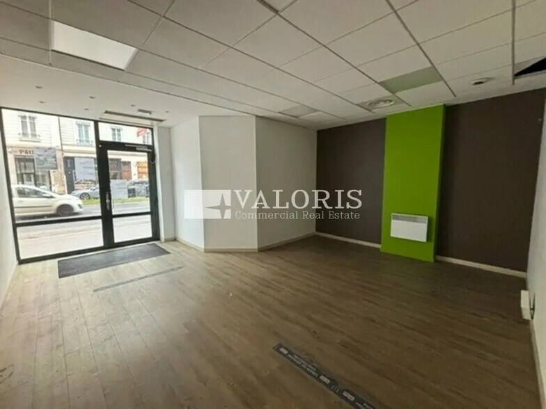 Retail in Lyon for lease - Interior Photo - Image 3 of 10