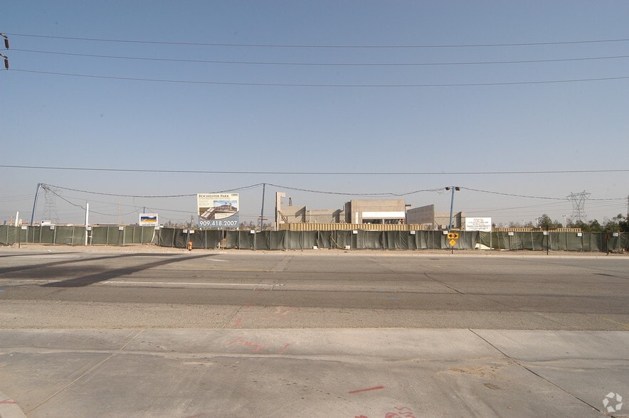 8215 Rochester Ave, Rancho Cucamonga, CA for lease - Building Photo - Image 2 of 10