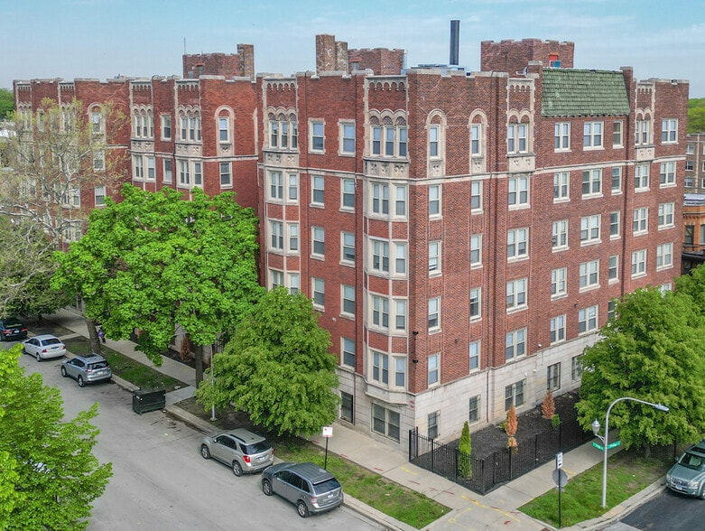 7350 S Phillips Ave, Chicago, IL for sale - Building Photo - Image 1 of 12