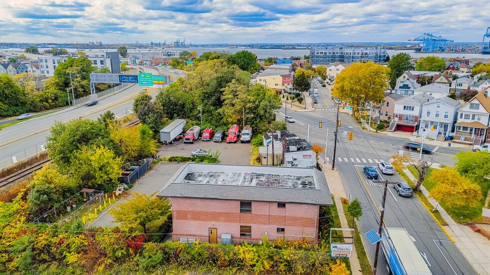 256 Kennedy Blvd, Bayonne, NJ à vendre - Photo du bâtiment - Image 2 de 23