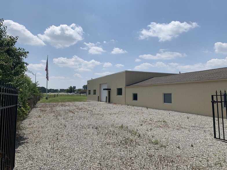 2117 W First St, Springfield, OH for lease - Building Photo - Image 3 of 3