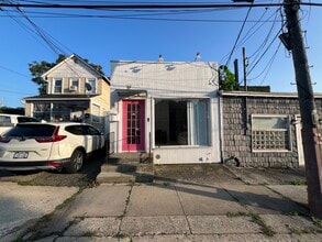 10 Willowdale Ave, Port Washington, NY à louer Photo intérieure- Image 2 de 9