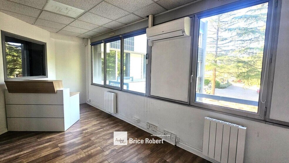 1 Bis Allée De La Combe, Lissieu à vendre - Photo intérieure - Image 2 de 5