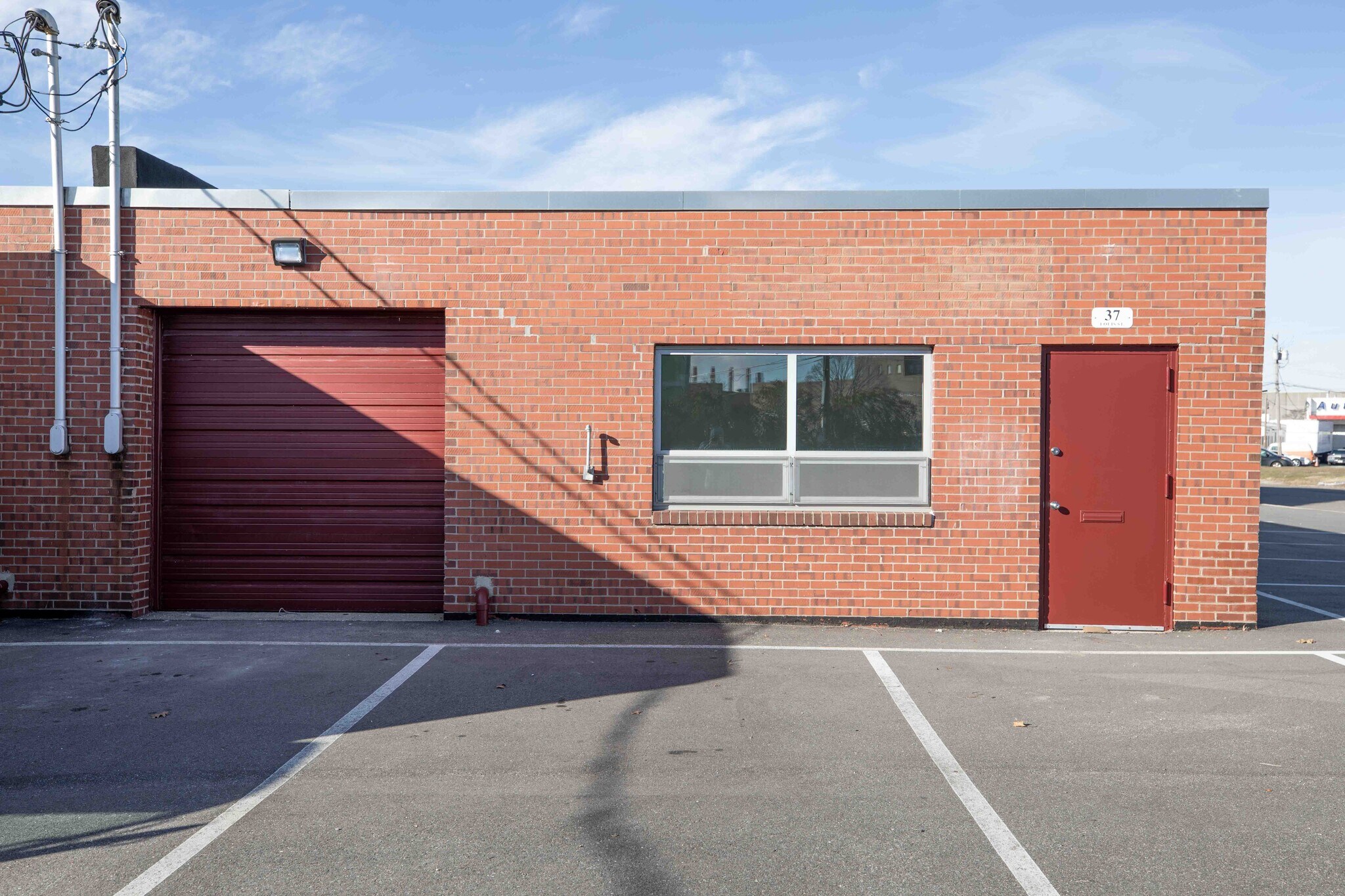 37 Louis St, Hicksville, NY à louer Photo du bâtiment- Image 1 de 8