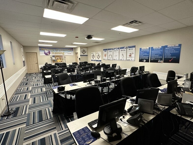 652-682 S Ogden St, Buffalo, NY for lease - Interior Photo - Image 3 of 13