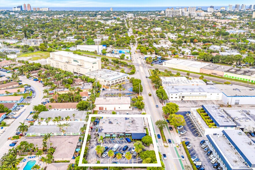 815 NE 13th St, Fort Lauderdale, FL à vendre - Photo du bâtiment - Image 3 de 68