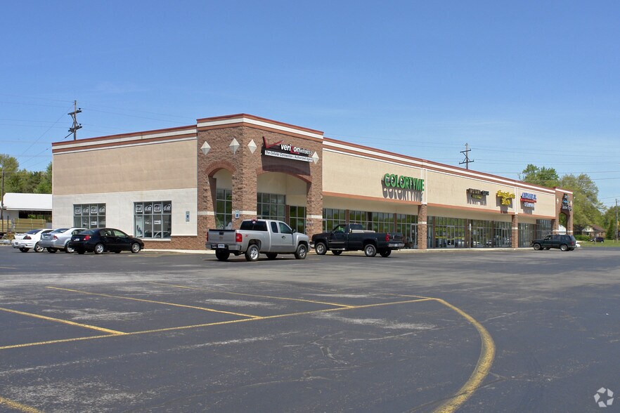 65 Douglas Ave, Holland, MI à louer - Photo principale - Image 1 de 10