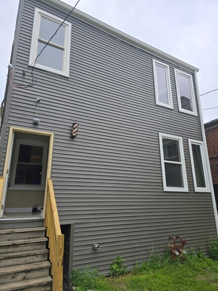 35 N Mayfield Ave, Chicago, IL à vendre - Photo du bâtiment - Image 2 de 25
