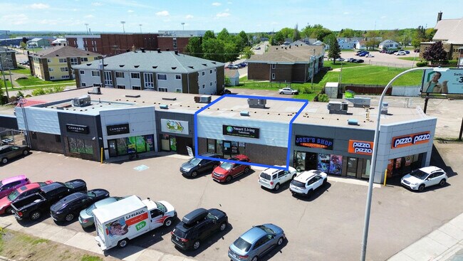 Plus de détails pour 824 Mountain Rd, Moncton, NB - Commerce de détail à louer