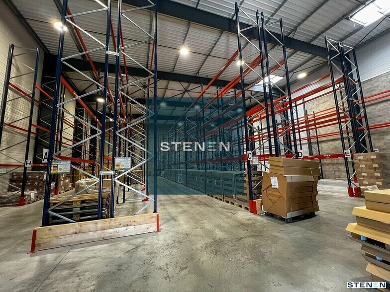Industrial in Avignon for lease - Interior Photo - Image 2 of 6