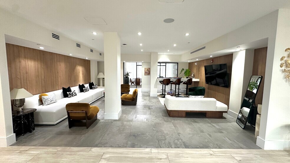 600 NE 36th St, Miami, FL à louer - Photo intérieure - Image 2 de 44
