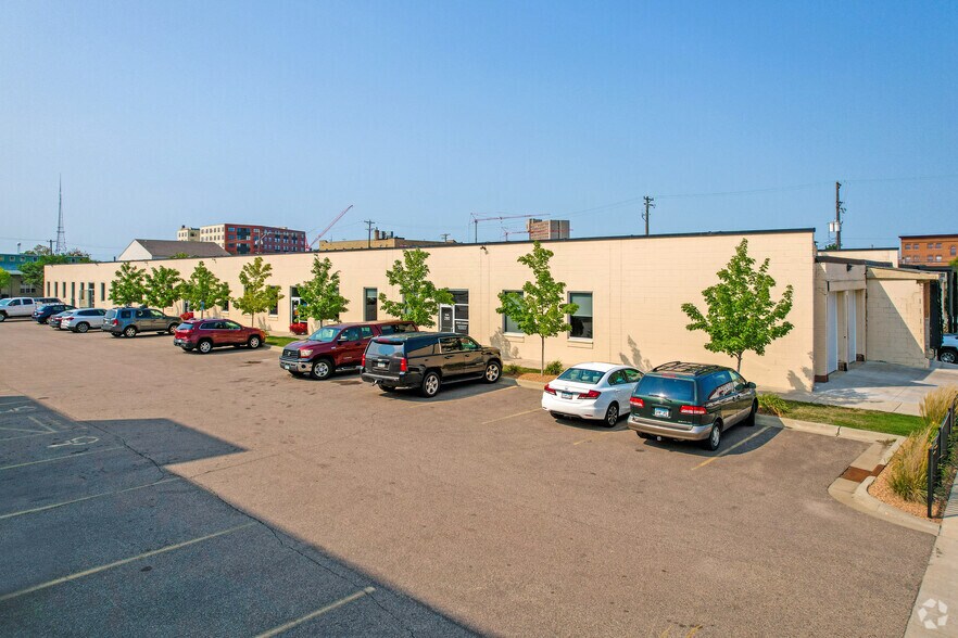 2300-2340 Myrtle Ave, Saint Paul, MN à louer - Photo du bâtiment - Image 1 de 8