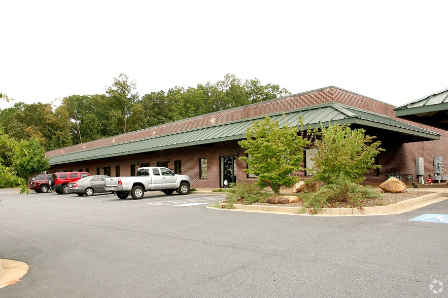 301 Hickory Ridge Trl, Woodstock, GA for lease - Building Photo - Image 2 of 5