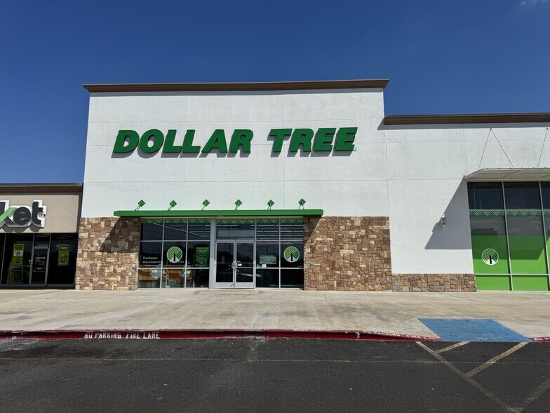 4500 San Bernardo Ave, Laredo, TX à louer - Photo du bâtiment - Image 2 de 6