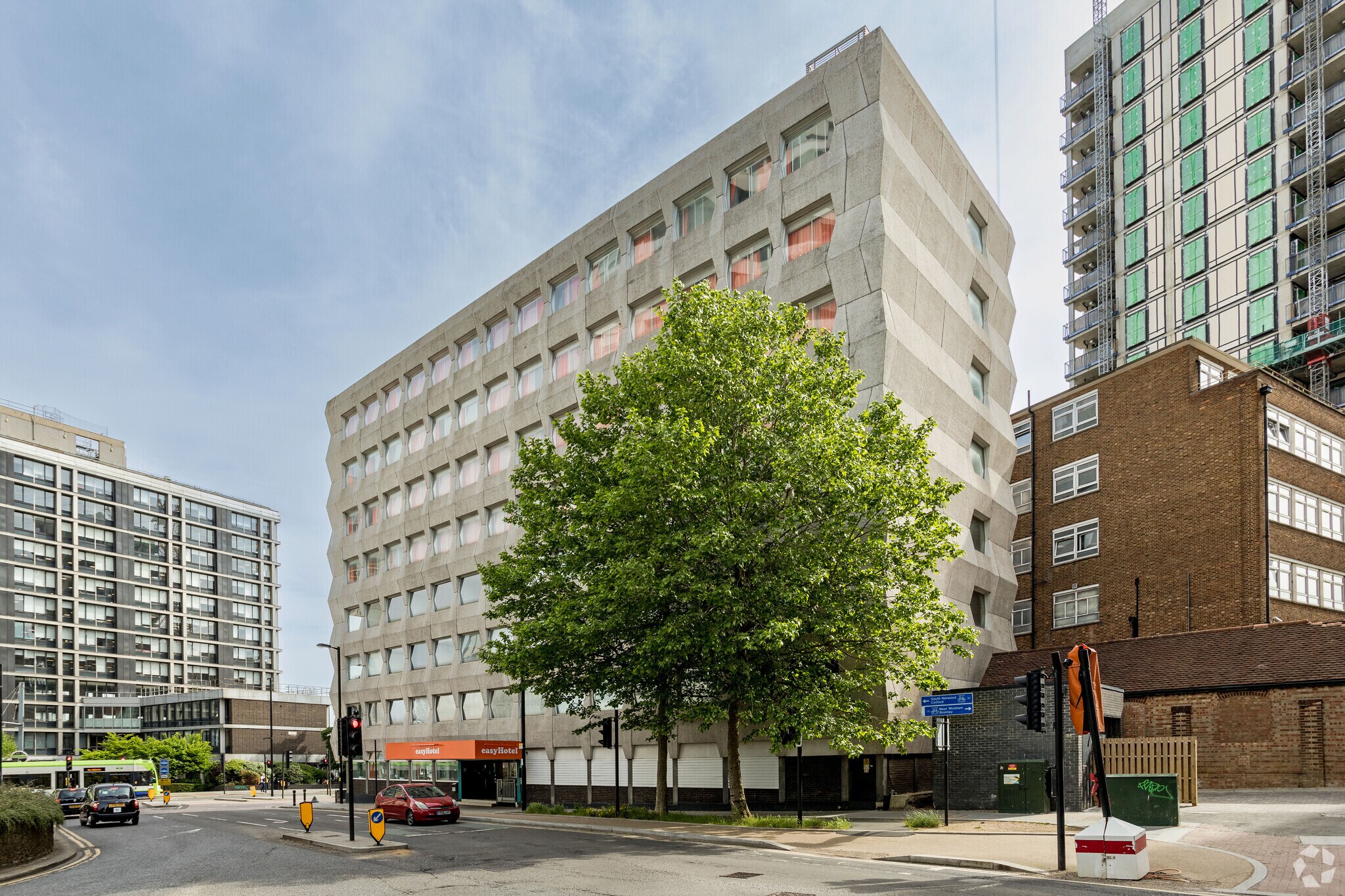 22 Addiscombe Rd, Croydon à louer Photo du bâtiment- Image 1 de 9