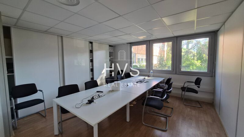 536 Route De La Seds, Vitrolles for lease - Interior Photo - Image 3 of 5