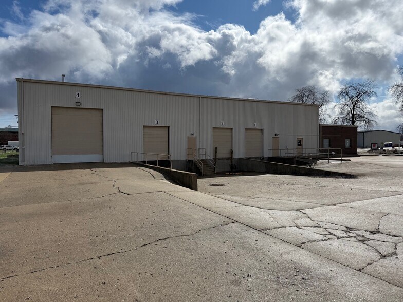 100 Creasy Ct, Lafayette, IN à louer - Photo du bâtiment - Image 2 de 2
