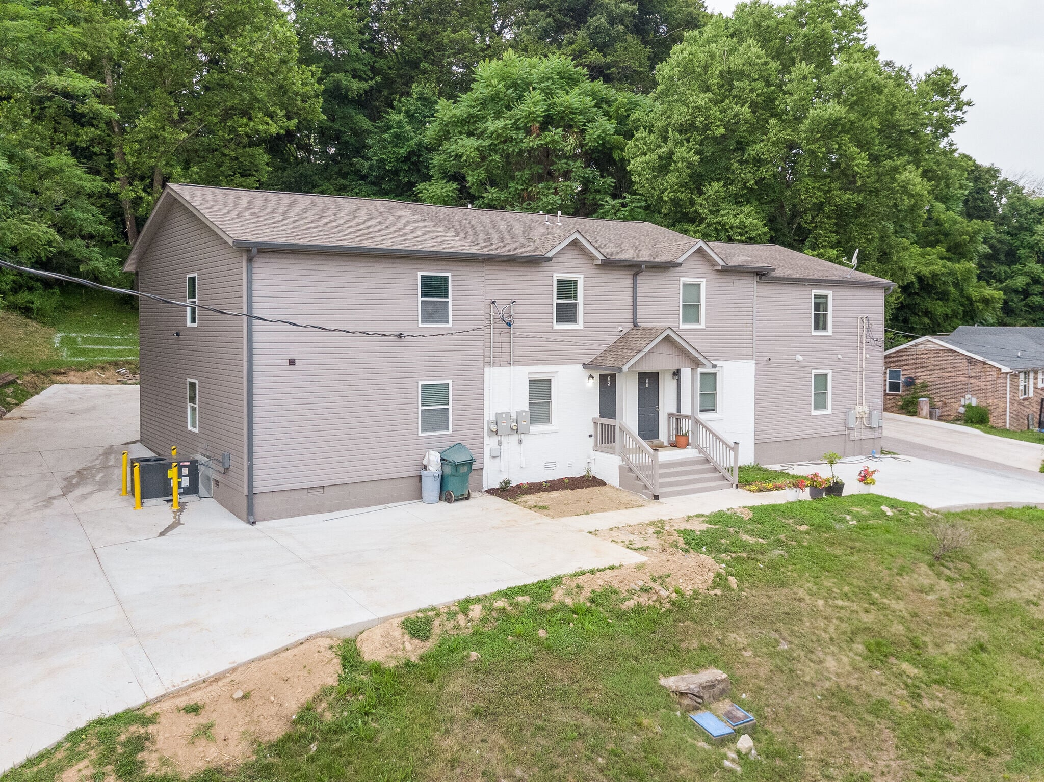 Nashville Bundle of 18 Duplex Units portefeuille de 4 propriétés à vendre sur LoopNet.ca Photo principale- Image 1 de 2