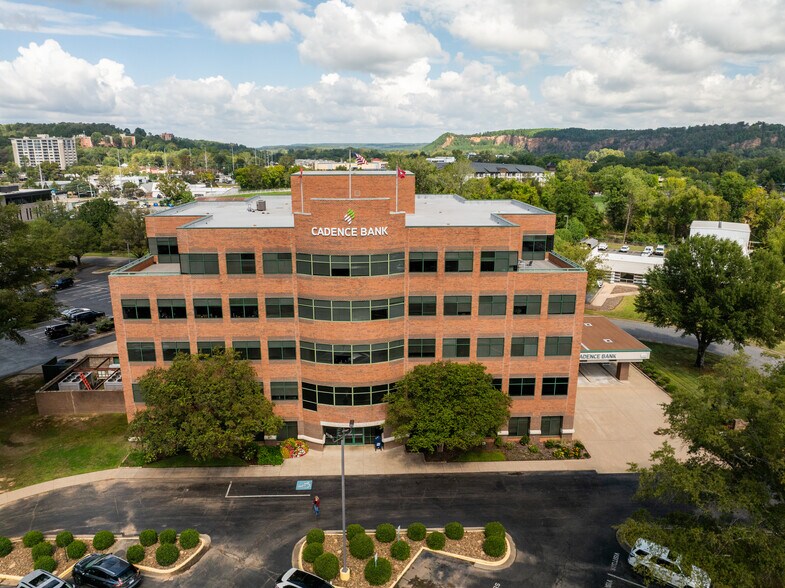 2800 Cantrell Rd, Little Rock, AR à louer - Photo du bâtiment - Image 1 de 6