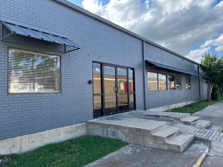 601 Shepherd Dr, Garland, TX à vendre - Photo du bâtiment - Image 2 de 10