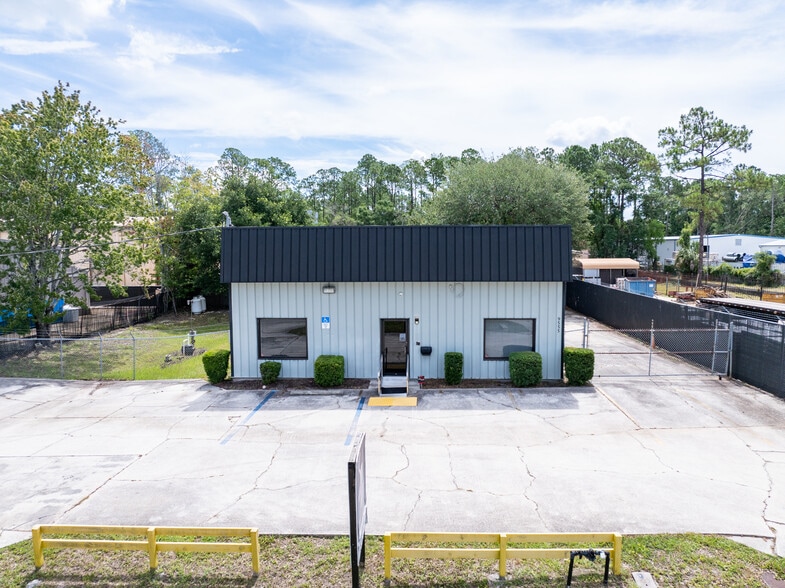 9555 Sunbeam Center Dr, Jacksonville, FL for sale - Building Photo - Image 2 of 12