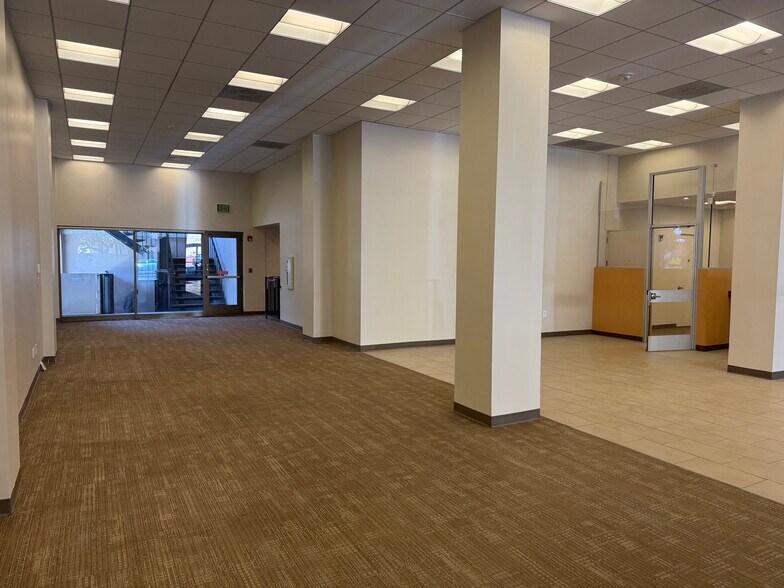 525-535 S Myrtle Ave, Monrovia, CA à louer - Photo du bâtiment - Image 3 de 32