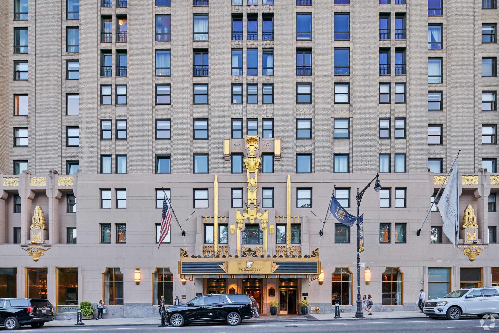 160 Central Park S, New York, NY for lease Building Photo- Image 1 of 3