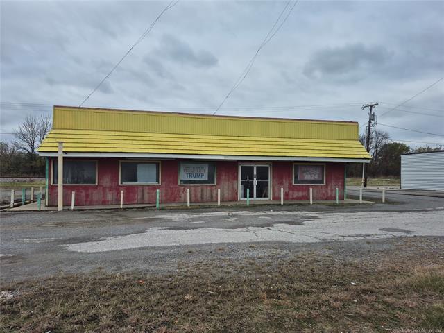 325 Chouteau Ave, Chouteau, OK for sale - Building Photo - Image 3 of 3