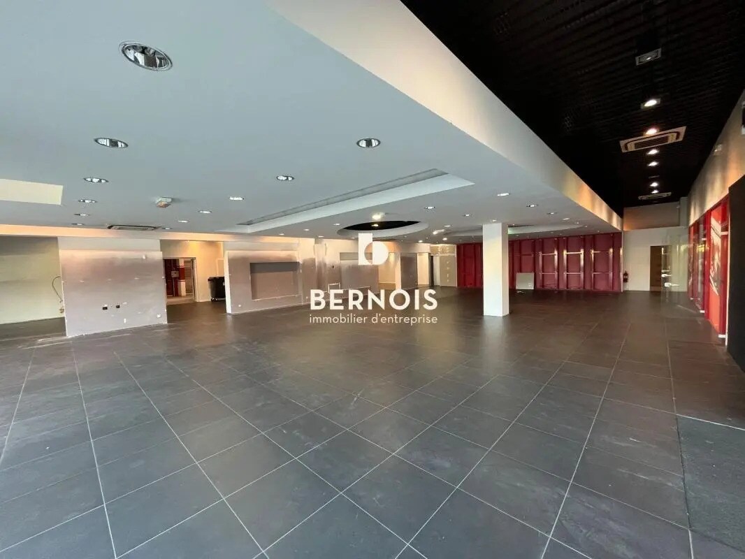 Retail in La Garde for lease Interior Photo- Image 1 of 7