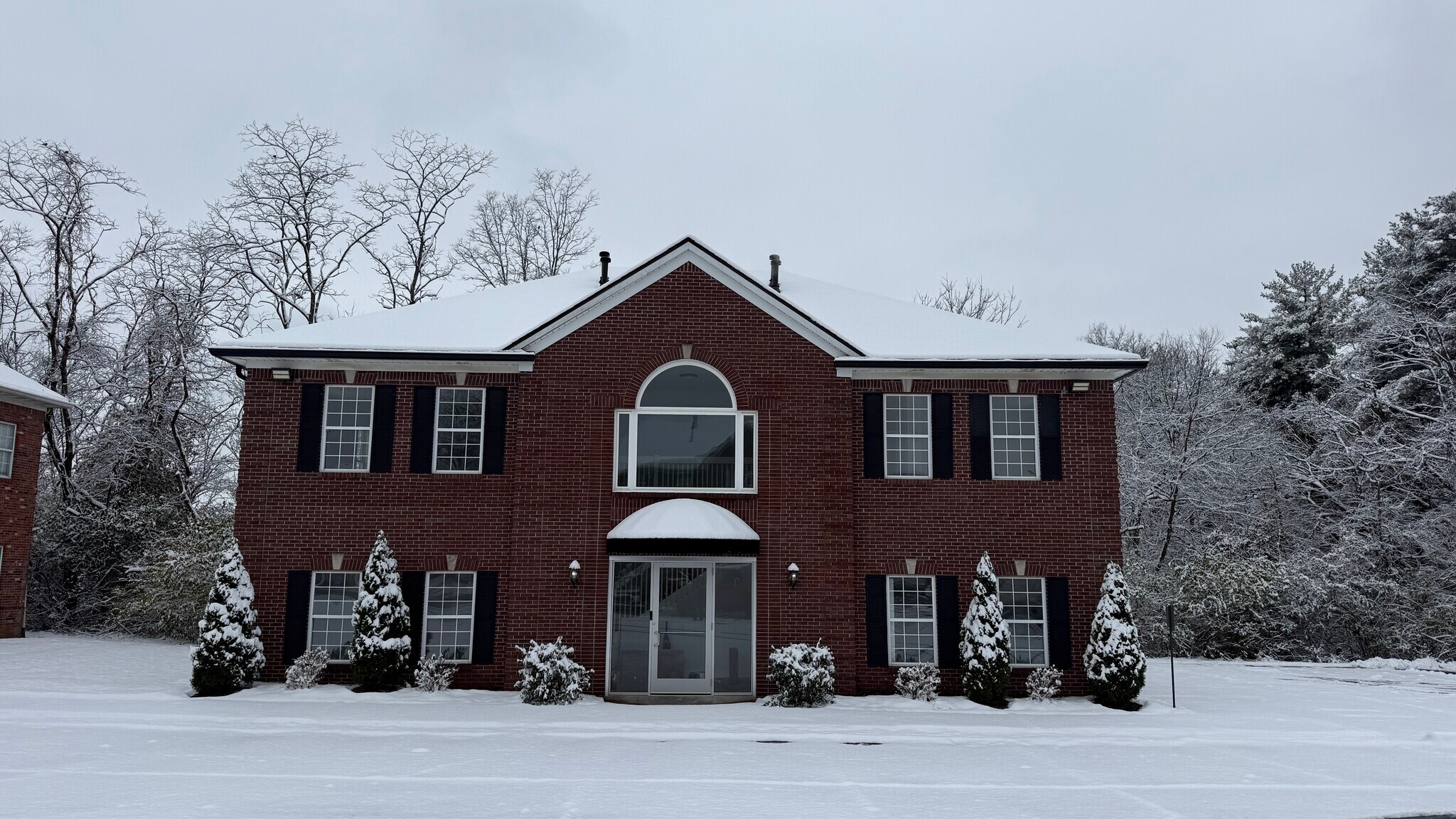 11801 Brinley Ave, Louisville, KY for lease Primary Photo- Image 1 of 51