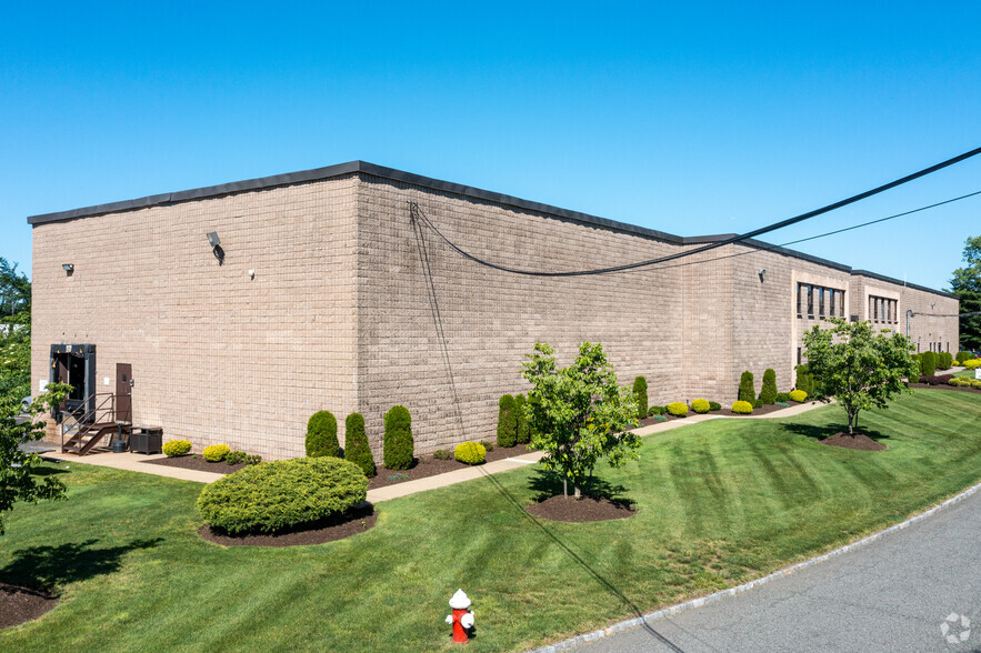 4-6 Just Rd, Fairfield, NJ for sale - Building Photo - Image 1 of 5